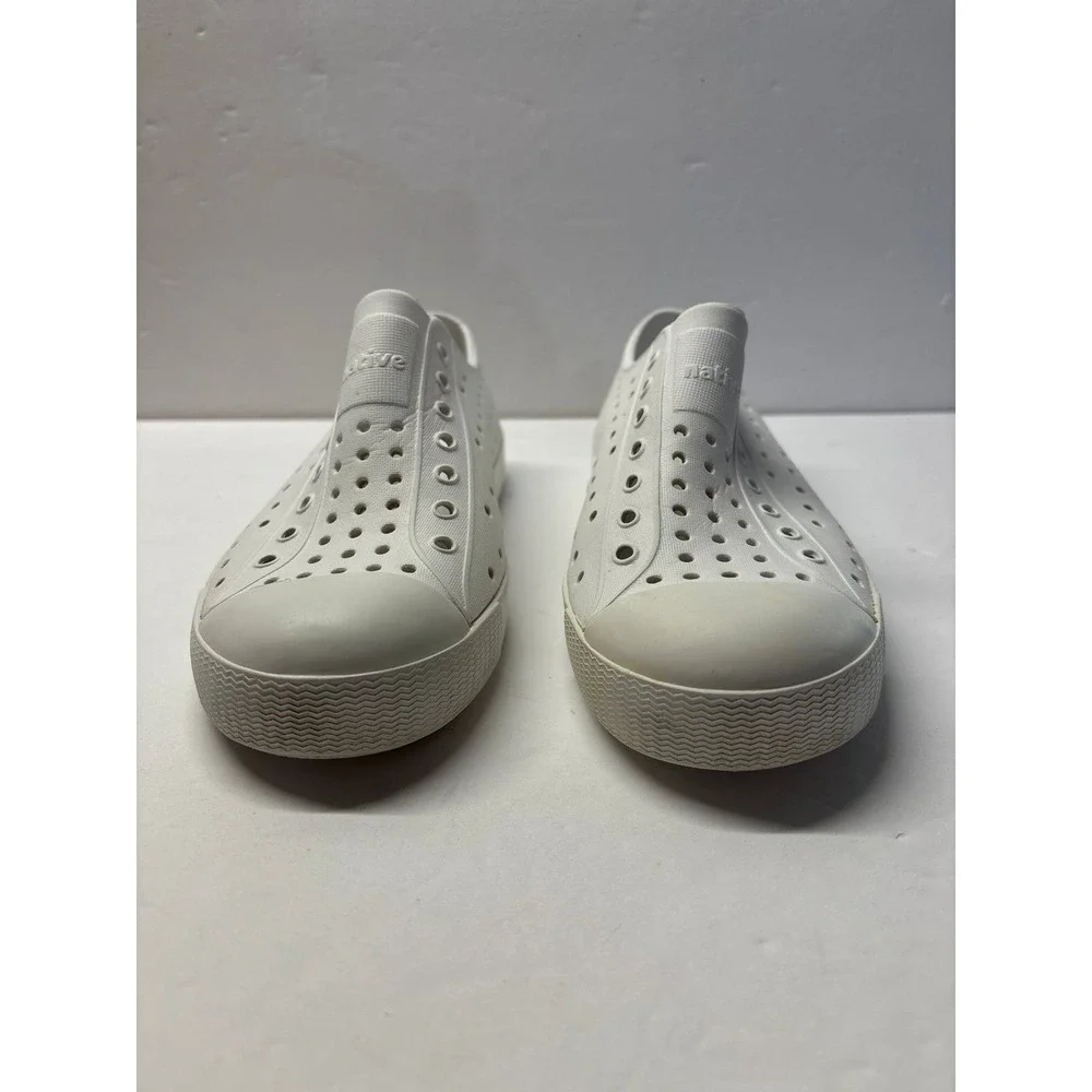 Native White Shoes (Sz. J2)